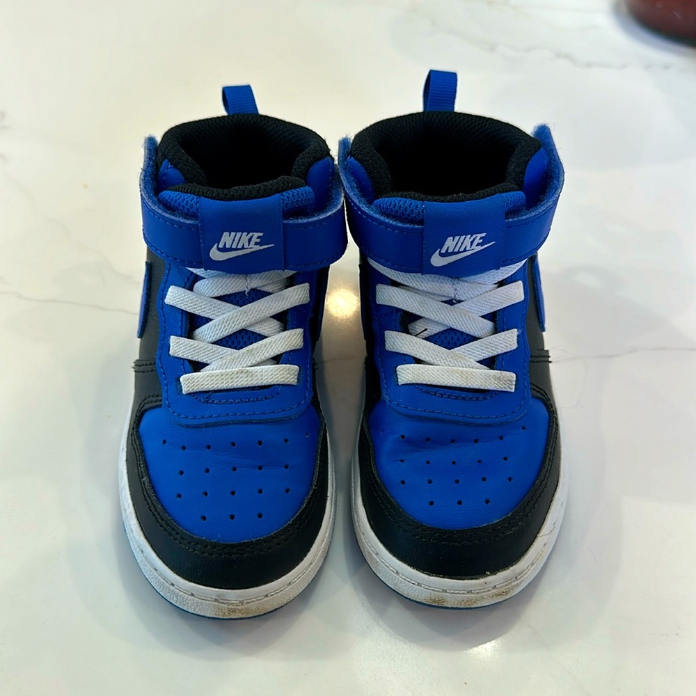 Nike Court Toddler 9C barely worn